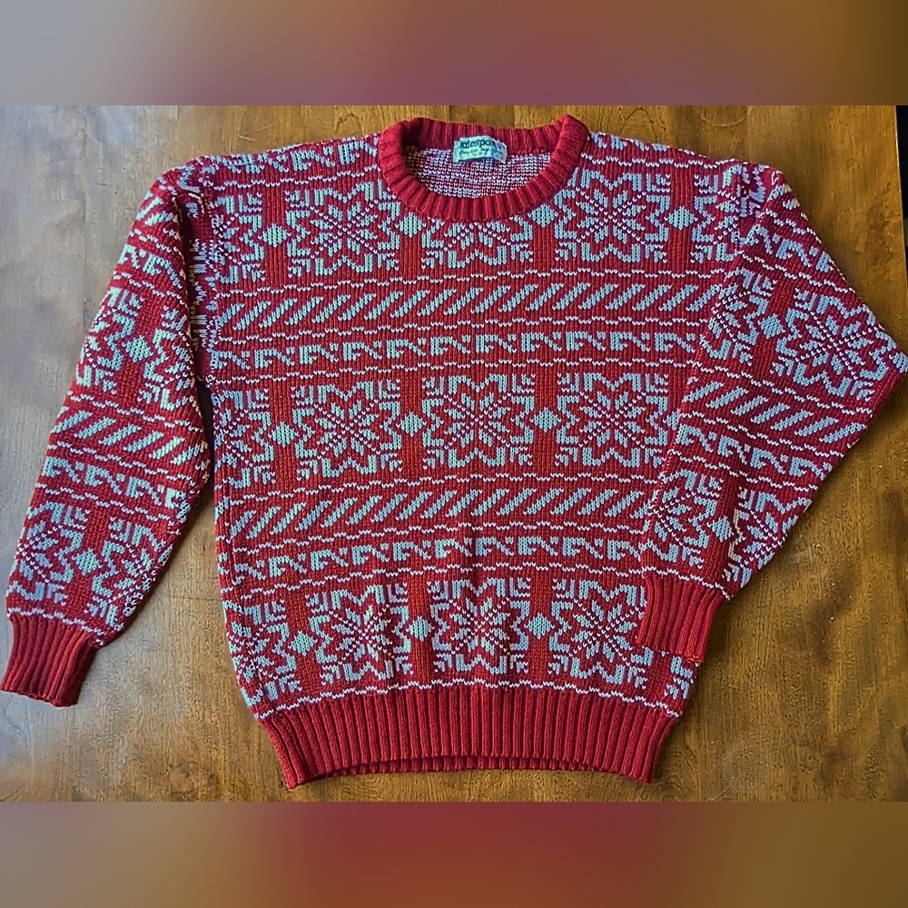 Vintage 1980s Winter Knit  Ski Chalet Sweater Snow Flake design